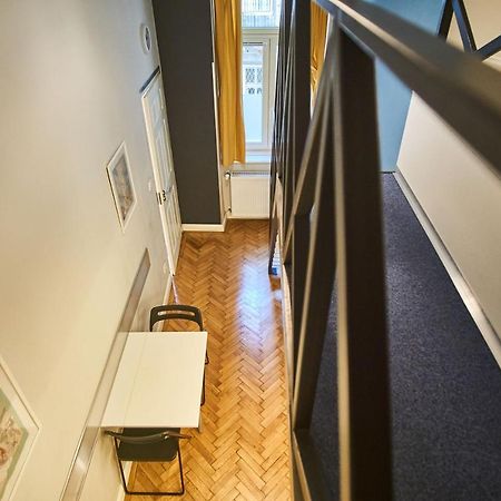 Z40 Apartments - Hostaid Budapest Exteriör bild